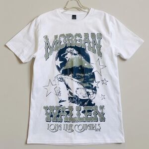 Morgan Wallen T-shirt size Medium White Crewneck Long Life Cowgirls Licensed